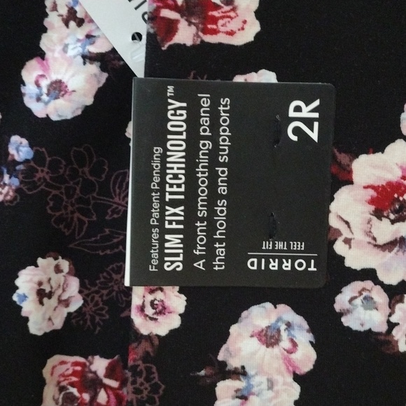 Torrid Pixie Ponte Floral Skull Pants 2X - Picture 8 of 8